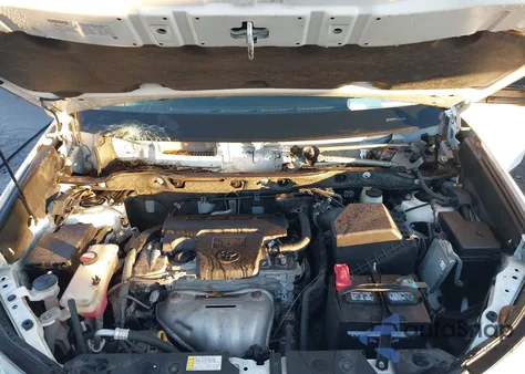 2016 Toyota Rav4 Le z USA, uszkodzony, nr VIN JTMBFREV6GJ096849